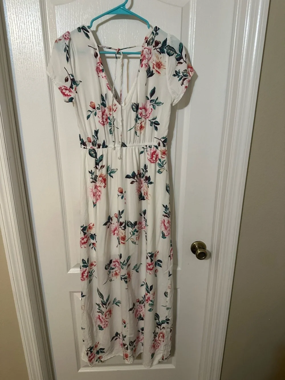 Trixxi White Maxi Dress with Pink Rose Print - Picture 5 of 10